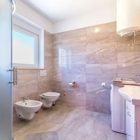 Apartment Irina 5